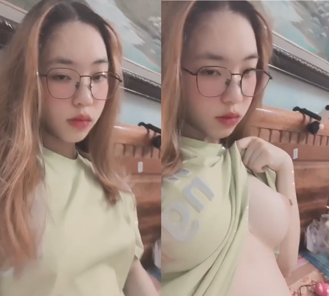 Cô thư ký sexy trong văn phòng